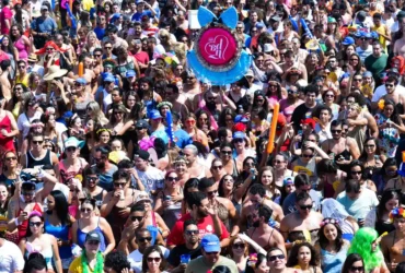 Ministério Público de SP apura superlotacao em blocos de rua no carnaval