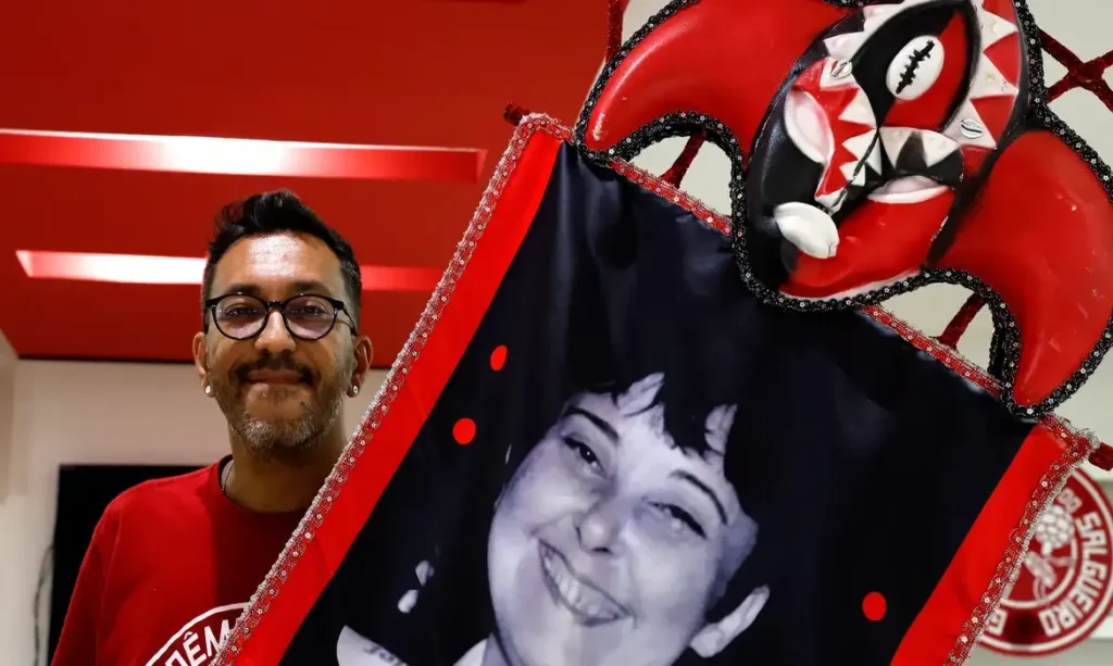 Salgueiro homenageia Rosa Magalhães no encerramento do carnaval 2026