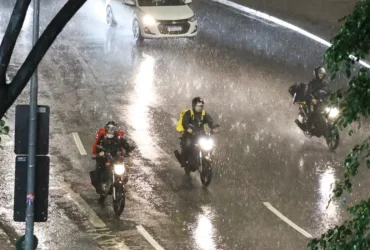 Chuvas intensas colocam São Paulo em alerta da Defesa Civil
