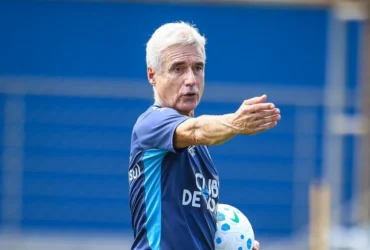 As opções de Luís Castro no Grêmio para enfrentar o São Paulo pelo Brasileirão