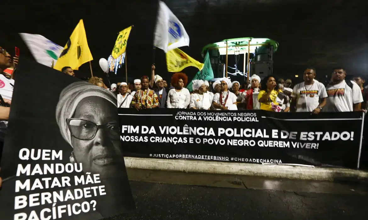 Júri do caso MãeBernadete começa na Bahia com réu foragido