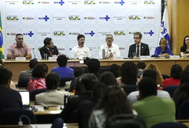 Saúde abre 3 mil vagas de residência médica e amplia formação no SUS