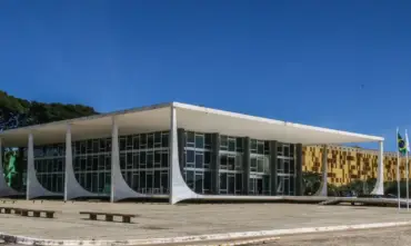 STF declara inconstitucional lei do Escola Sem Partido em município do Paraná