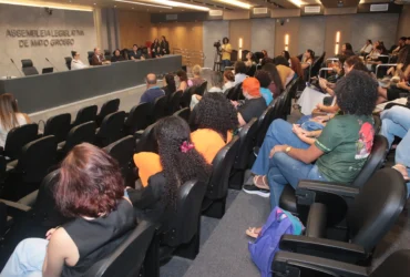 ALMT debate ciência e amplia voz feminina