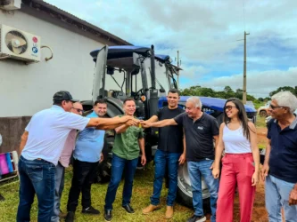 Agricultura ganha trator para fortalecer produção em Nobres