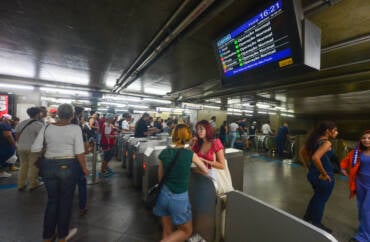 Abre e fecha no Carnaval: confira o funcionamento dos serviços estaduais