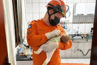Bebê engasgado é salvo por bombeiros em Água Boa