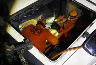 Acidente na MT-344 deixa motorista preso às ferragens