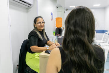 Cuiabá regula mais de 500 mulheres para exames na carreta “Agora tem Especialistas”