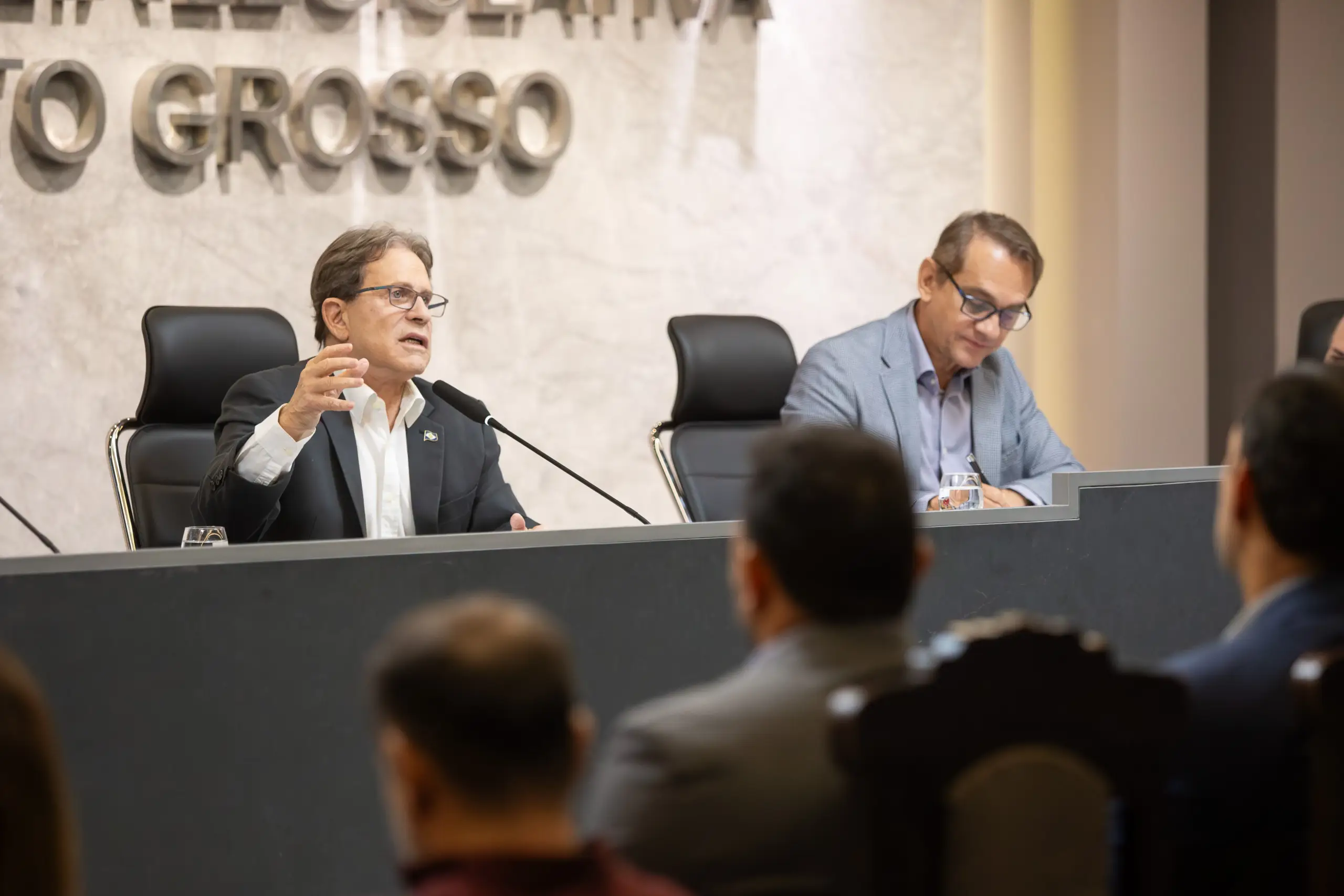 Detran debate terceirização em audiência na ALMT