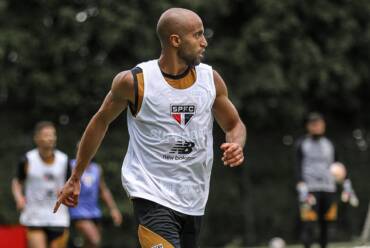 São Paulo x Primavera: onde assistir, escalações e clima de decisão no Paulistão Imagem: Erico Leonan São Paulo FC