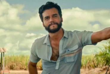 Atriz considerada uma das mais bonitas de Hollywood se encanta com charme de Wagner Moura