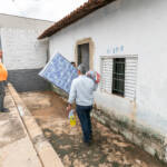 Famílias atingidas pelas fortes chuvas recebem apoio da Prefeitura de Cuiabá