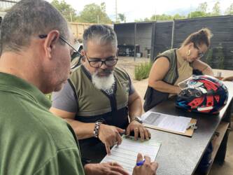 Fiscalização municipal interdita empresa de terraplanagem por irregularidade documental em Cuiabá