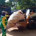 Força-tarefa da Limpurb retira 10 toneladas de lixo da rotatória da Rodoviária em Cuiabá