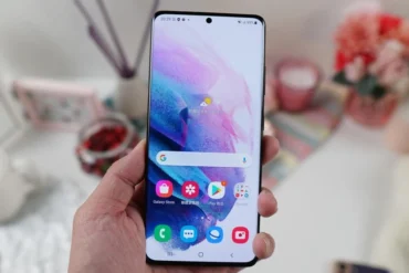 Galaxy S21 perde suporte da Samsung e deixa de receber atualizações do Android