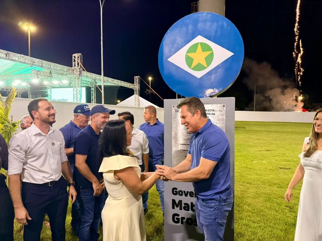 Governo de MT inaugura escola moderna em Denise