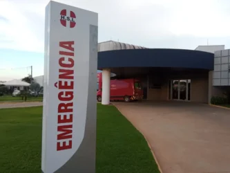 Motociclista de 54 anos morre após colisão com caminhão em cruzamento de Lucas do Rio Verde
