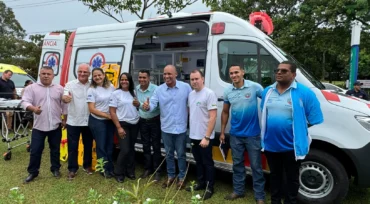 Juca do Guaraná entrega UTI móvel em Chapada