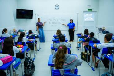 Mais de 13.540 estudantes da rede municipal retornam às salas de aula nesta segunda-feira (2)