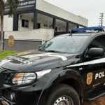Homem agride PM dentro de delegacia e é preso em Rondonópolis