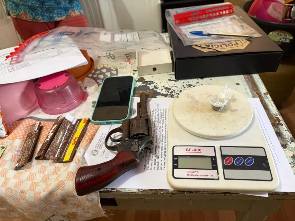 Polícia Civil prende jovem por tráfico de drogas em Cáceres