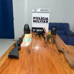 Porte ilegal de arma de fogo leva à prisão em Pedra Preta