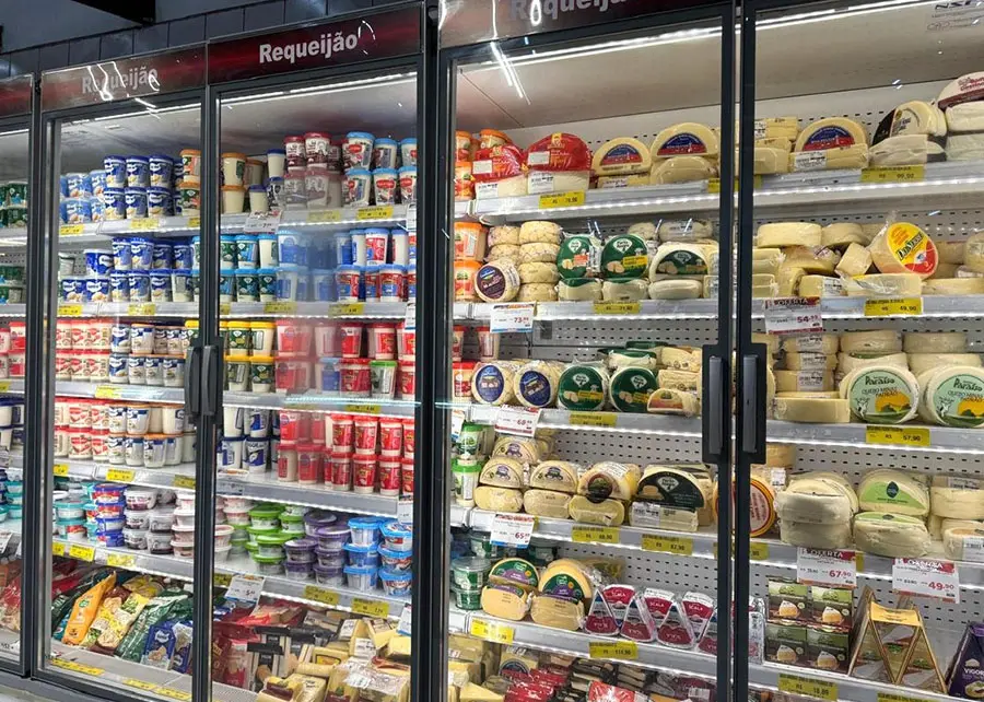 Produção recorde e preços em queda: perspectivas para o mercado de leite em 2026