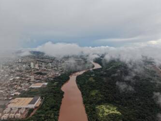 Rio Vermelho ultrapassa 3 metros e Defesa Civil de Rondonópolis entra em estado de alerta