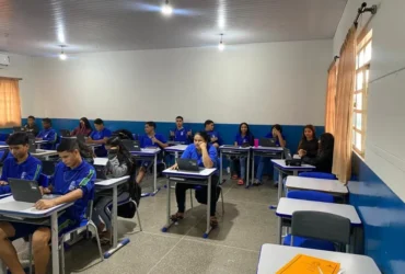 Seciteci entrega mesas e cadeiras para ETECs de MT