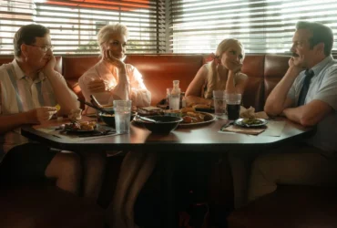 “Ted Lasso”, o fenômeno cultural da Apple e vencedor do prêmio Emmy, retorna à quadra para sua quarta temporada neste verão