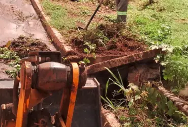 Varzea Grande intensifica manutencao de drenagem e vias publicas com frentes de trabalho em diversos bairros -CenárioMT