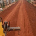 Várzea Grande realiza patrolamento em 60 ruas para melhorar tráfego em bairros sem asfalto