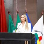 Vereadora alerta pais sobre riscos de jogos online e reforça importância do acompanhamento familiar