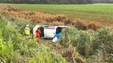 Capotamento é registrado na MT-485 próximo à divisa com Lucas do Rio Verde