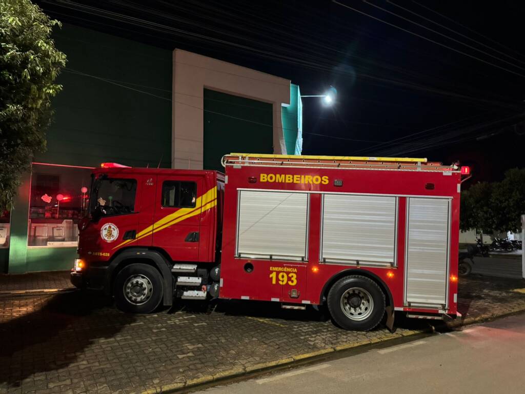 Fumaça intensa assustou funcionários e vigilância acionou rapidamente o 193; princípio de incêndio pode ter sido causado por curto-circuito