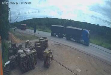 Colisão frontal na BR-364 deixa dois mortos e interdita rodovia por quase três horas em Várzea Grande