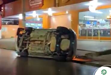 Foto de acidente em frente à Eletromar Móveis e Eletrodomésticos de Cuiabá