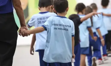 Alunos de escola cívico-militar do DF sofrem punição com flexão