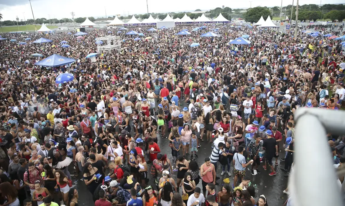 Carnaval exige cuidados redobrados para evitar acidentes com a rede elétrica