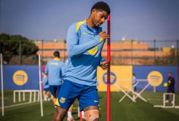 Barcelona x Villarreal ao vivo: onde assistir e escalações do duelo pelo Campeonato Espanhol. Imagem: Divulgação Barcelona