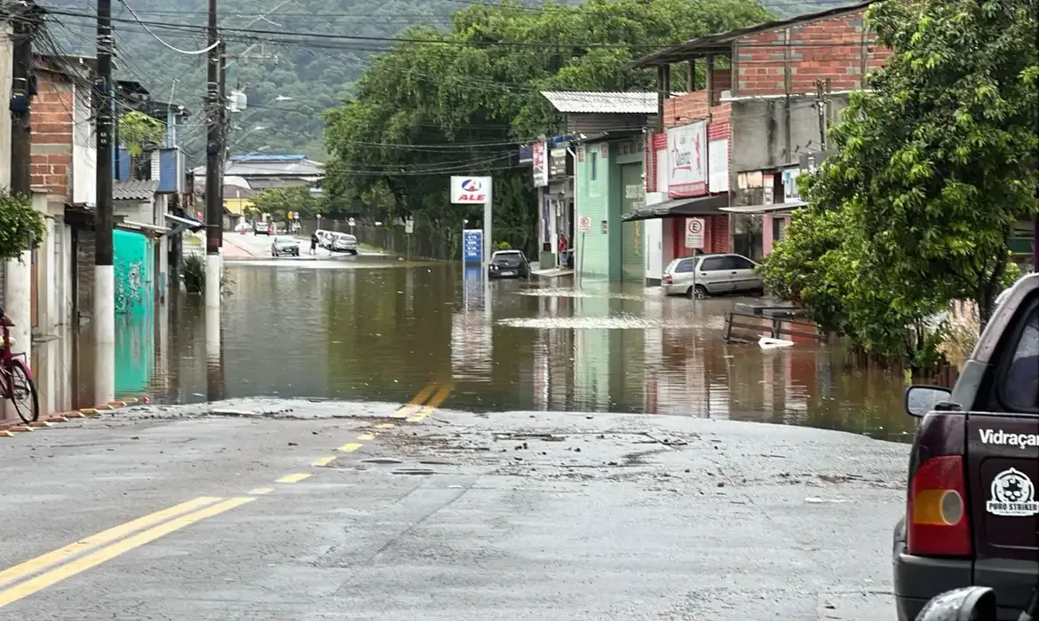 Tempestade em São Paulo eleva para 19 o número de mortes no estado