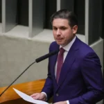 Decisão sobre penduricalhos no STF é elogiada por Hugo Motta