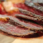 Carne suína cai ao menor preço desde abril de 2024 e fica mais barata que bovina e frango