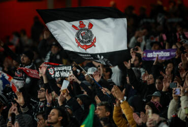 Corinthians se aproxima de três reforços, mas ainda vê carências no elenco