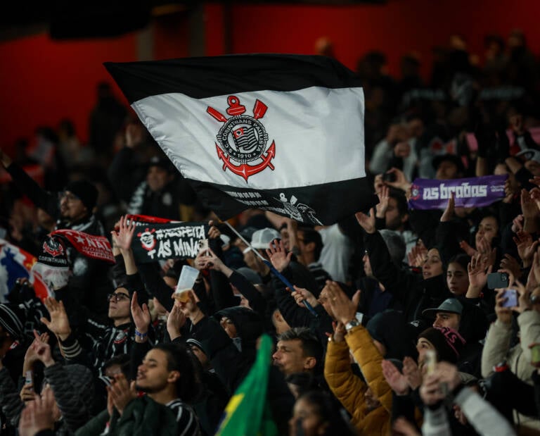 Corinthians se aproxima de três reforços, mas ainda vê carências no elenco