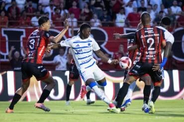 Cruzeiro x Pouso Alegre: onde assistir, escalações e tudo sobre a semifinal do Mineiro 2026. Imagem: Gustavo Aleixo/Cruzeiro