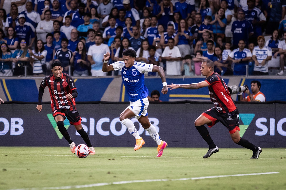 Pouso Alegre x Cruzeiro: onde assistir, escalações e tudo sobre a semifinal do Mineiro 2026. Imagem: Gustavo Aleixo/Cruzeiro