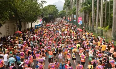 Carnaval movimenta o Rio com blocos de rua e expectativa de milhões de foliões