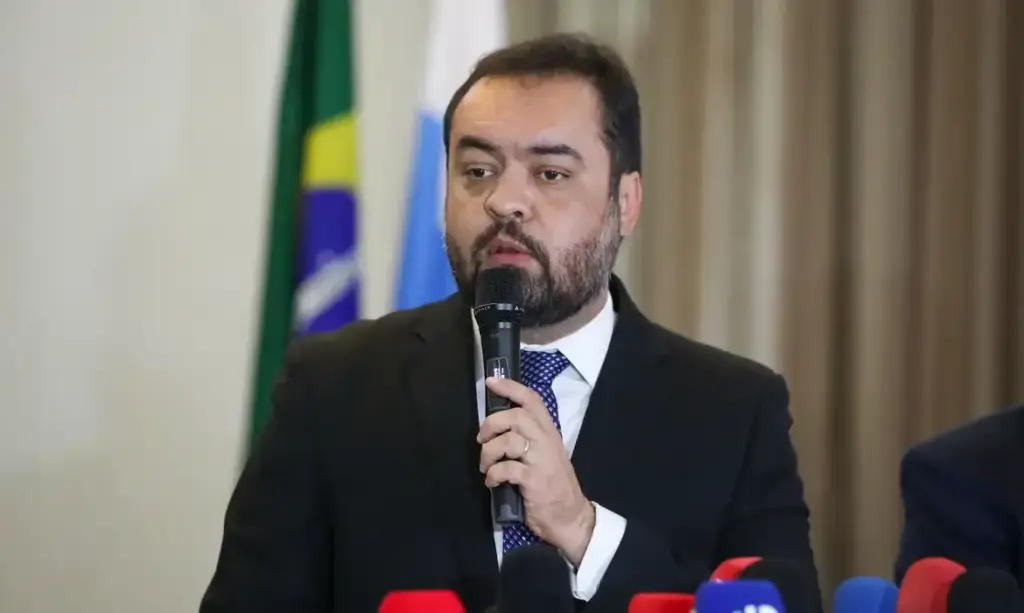 TSE retoma julgamento sobre possível cassação de Castro